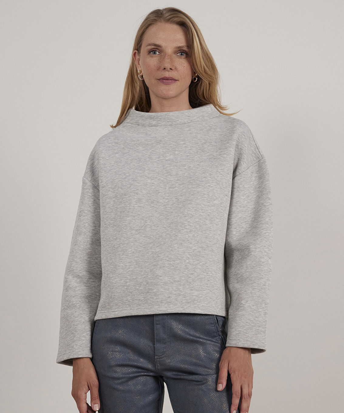 Omuz Detaylı Sweatshırt