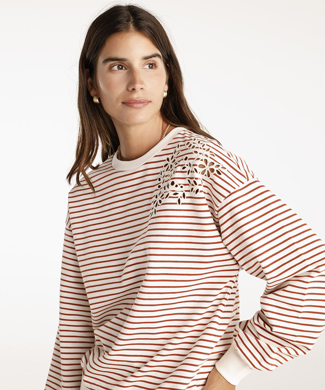 Nakışlı Uzun Kollu Bisiklet Yaka Sweatshirt