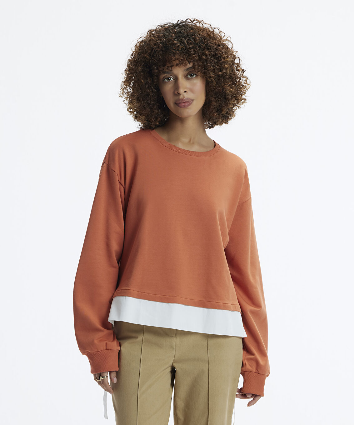 KONTRAST DETAYLI SWEATSHİRT