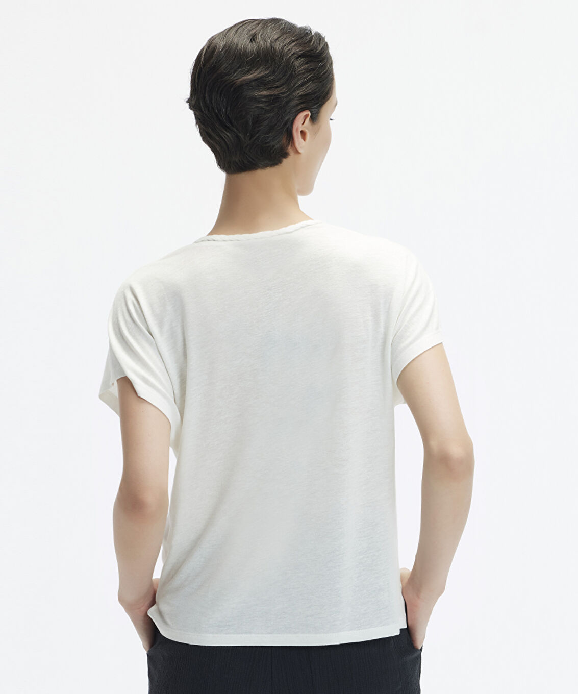 Yaka Detaylı Kısa Kollu T-Shirt