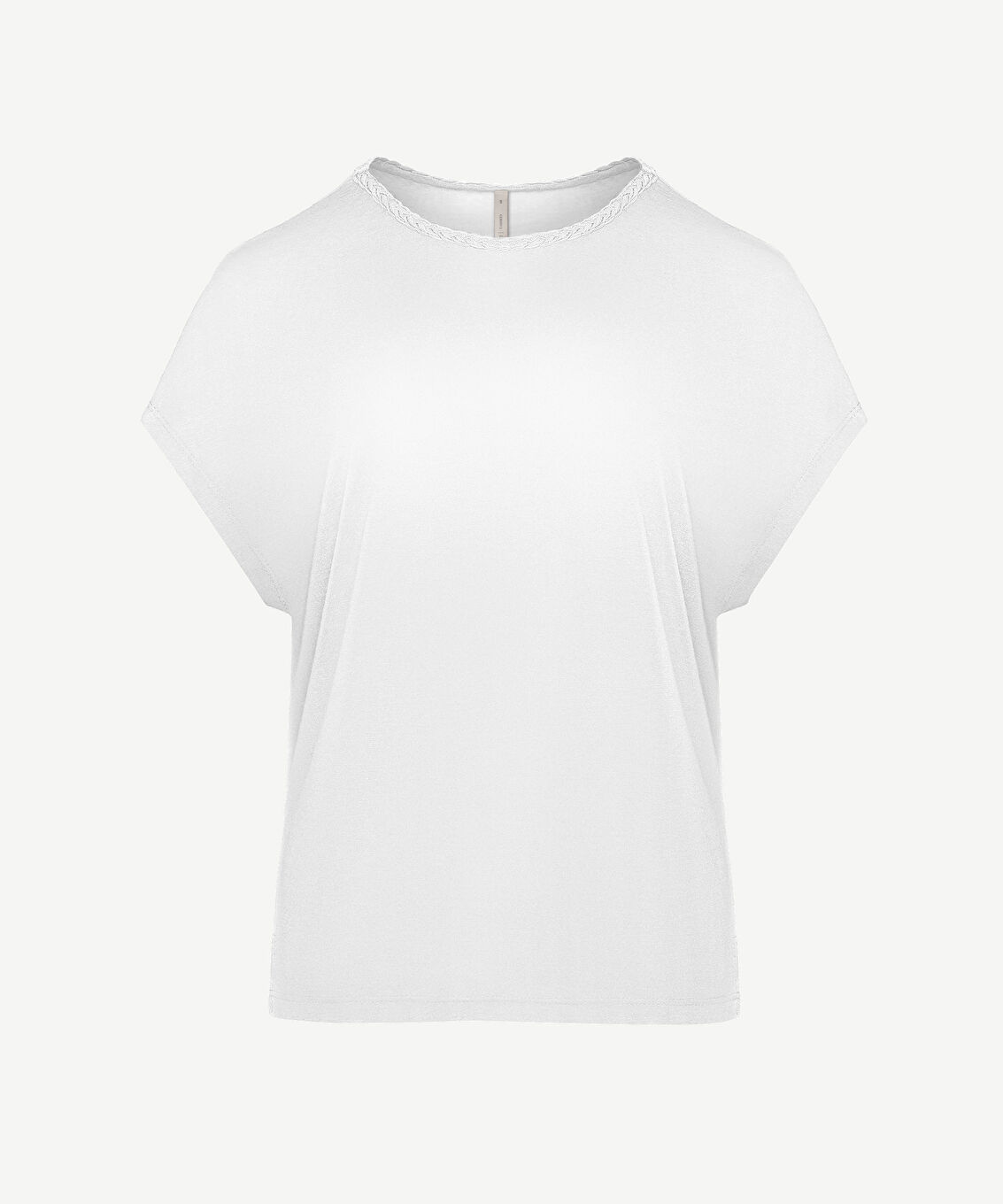 Yaka Detaylı Kısa Kollu T-Shirt