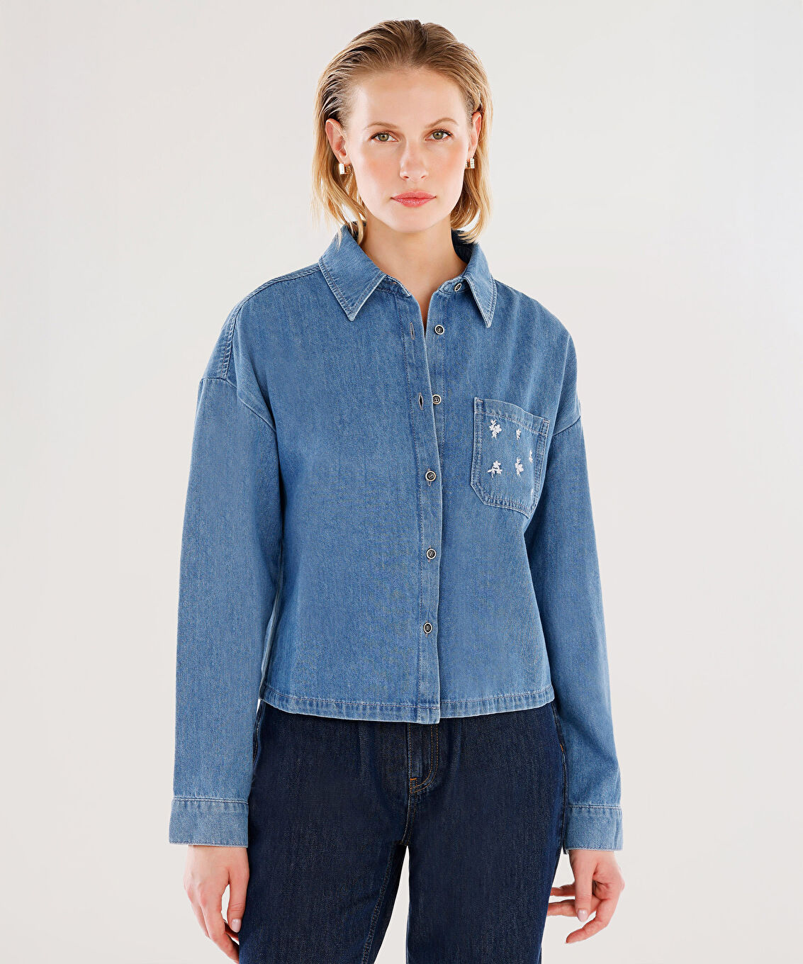 Nakışlı Detaylı Uzun Kollu Denim Gömlek