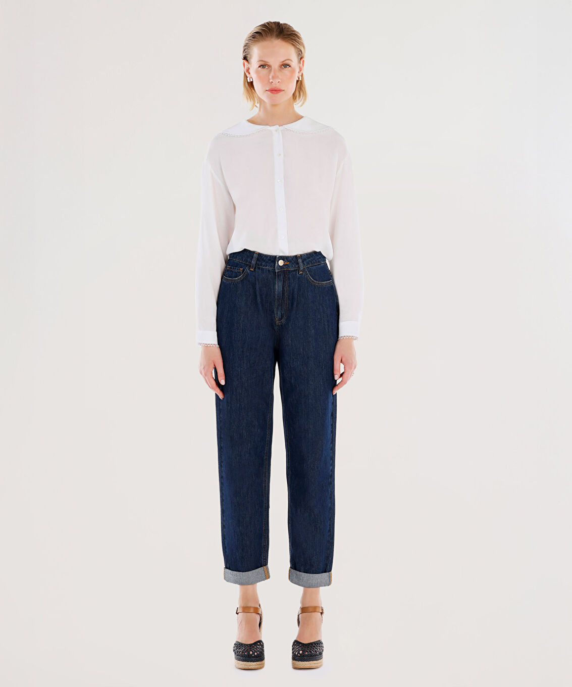 Nakış Detaylı Yüksek Bel Rahat Fit Denim Pantolon