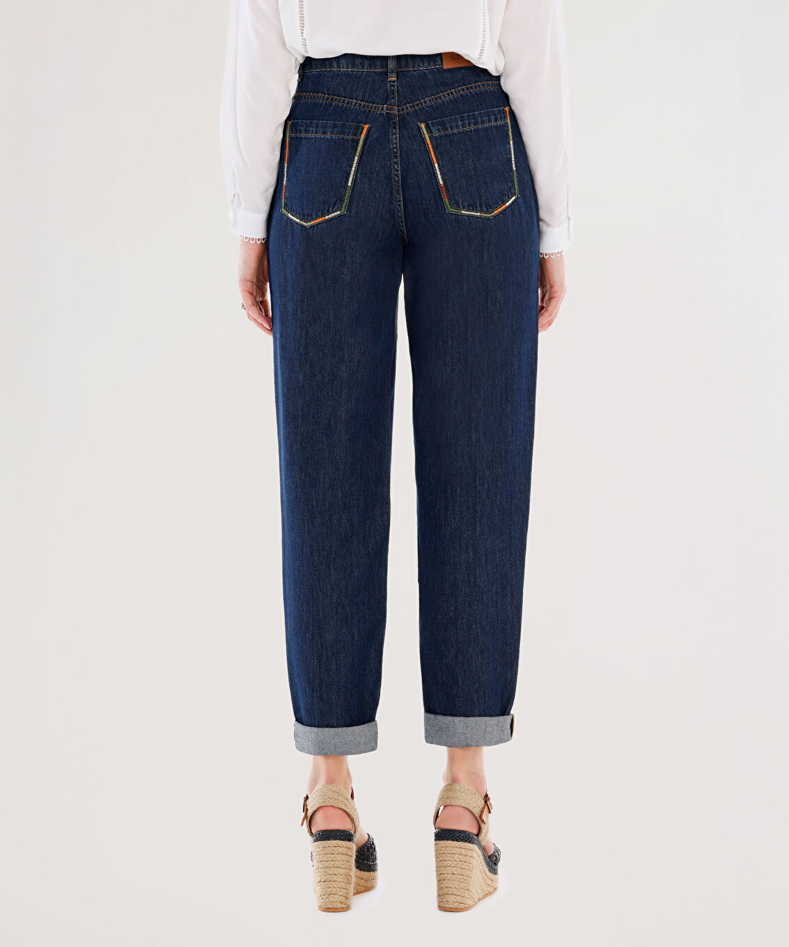 Nakış Detaylı Yüksek Bel Rahat Fit Denim Pantolon