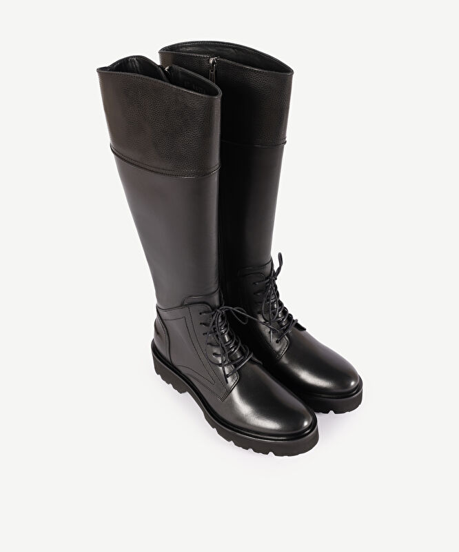 Bağ Detaylı Deri Çizme