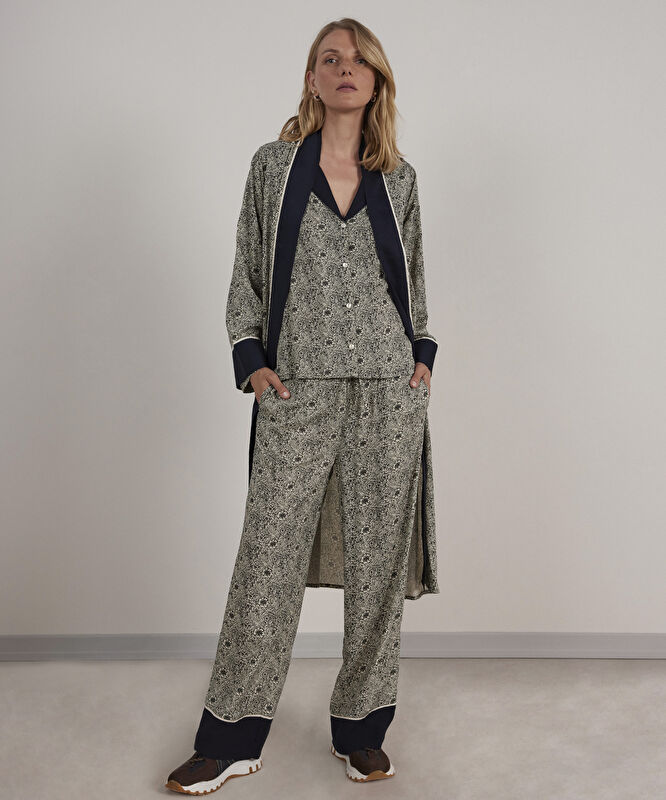 Kontrast Detaylı Pijama Üstü