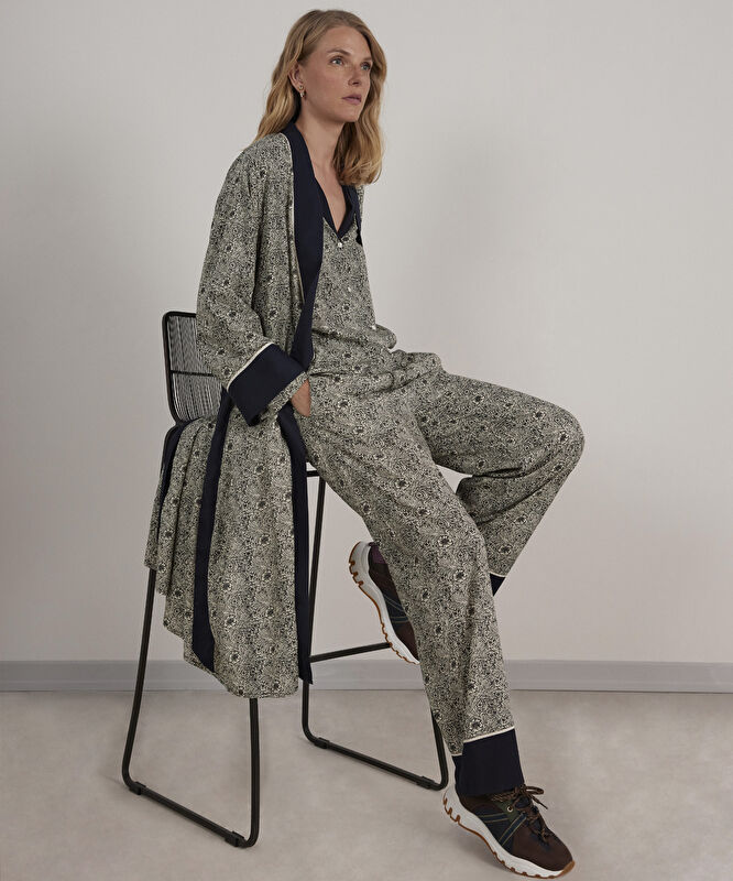 Kontrast Detaylı Pijama Üstü