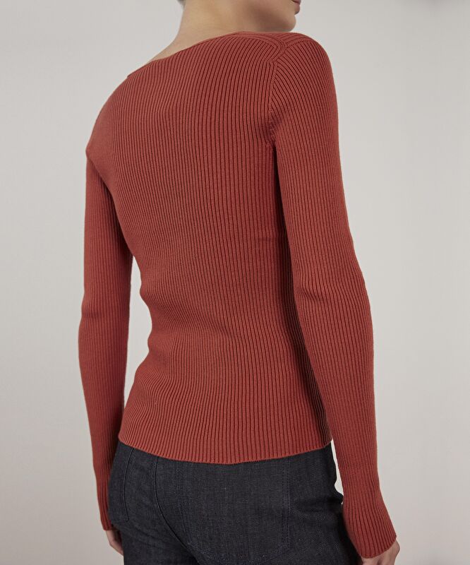 V Yakalı Dikişsiz Triko