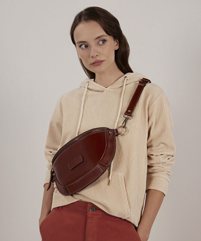 Ön Cep Detaylı Kapşonlu Sweatshırt