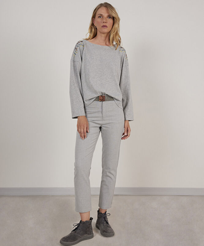 Nakış Detaylı Sweatshırt