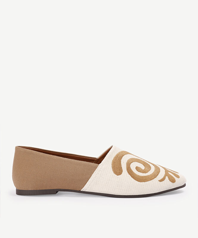 Kanvas Üzeri Nakış Ayakkabı