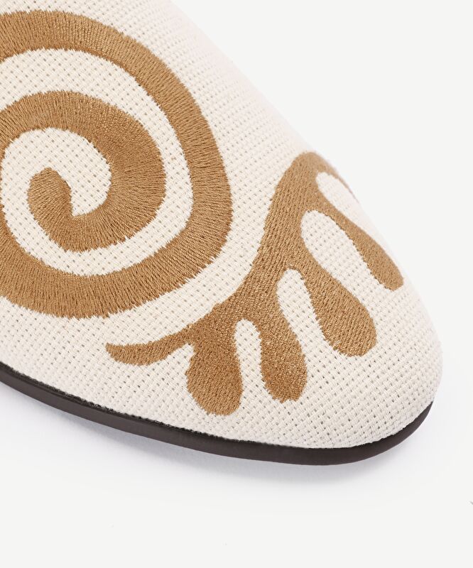 Kanvas Üzeri Nakış Ayakkabı