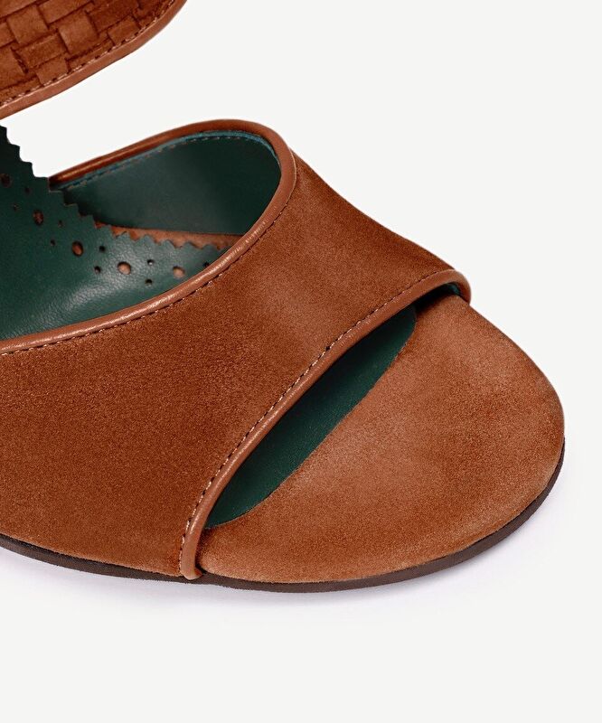 Kösele Kaplama Yumuşak Deri Topuklu Ayakkabı