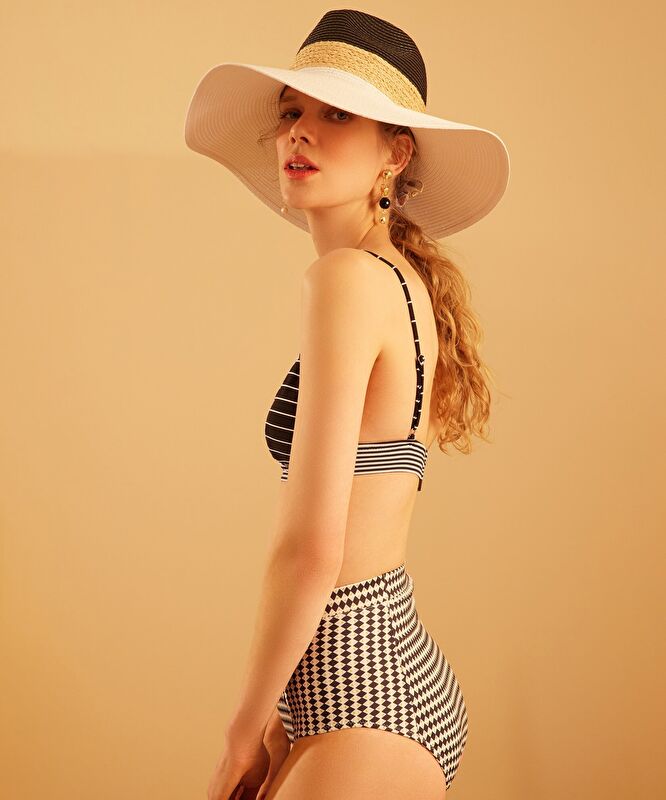 Yüksek Belli Bikini Altı