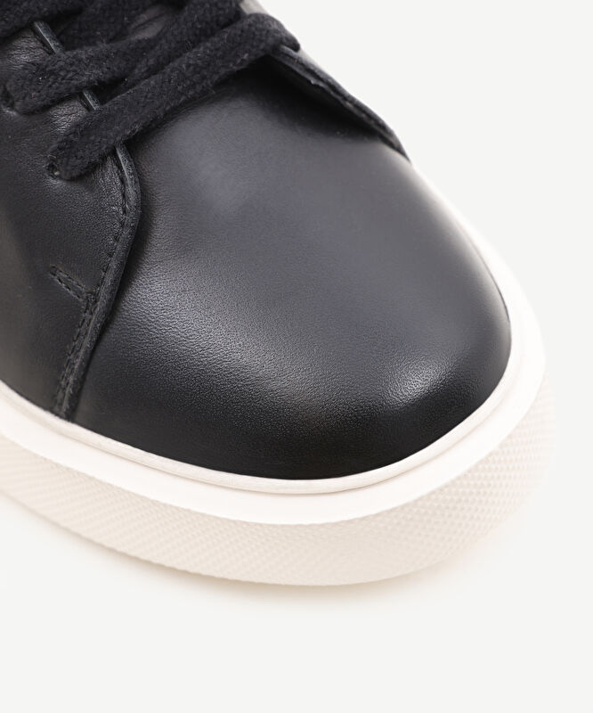 Hafif Düz Deri Sneaker