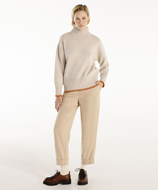 Paça Detaylı Pantolon