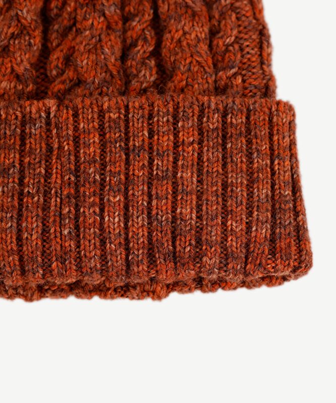 Örgü Detaylı Yün Bere