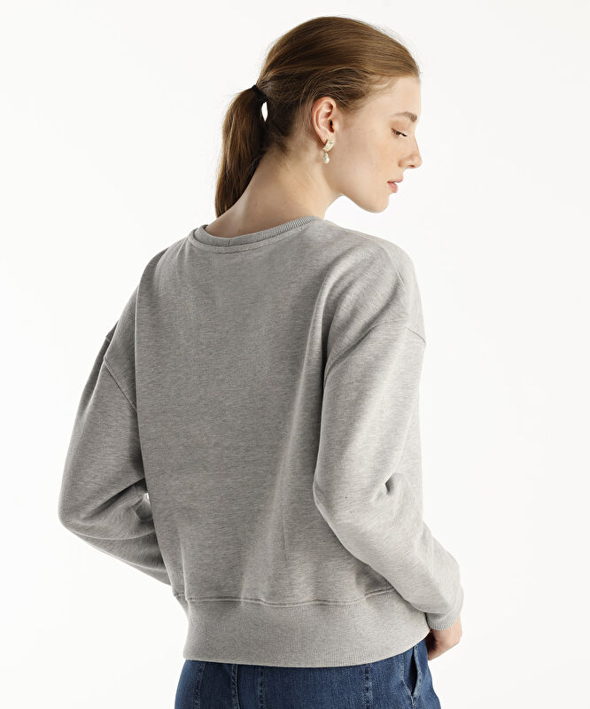 Pens Detaylı Uzun Kollu Bisiklet Yaka Sweatshirt