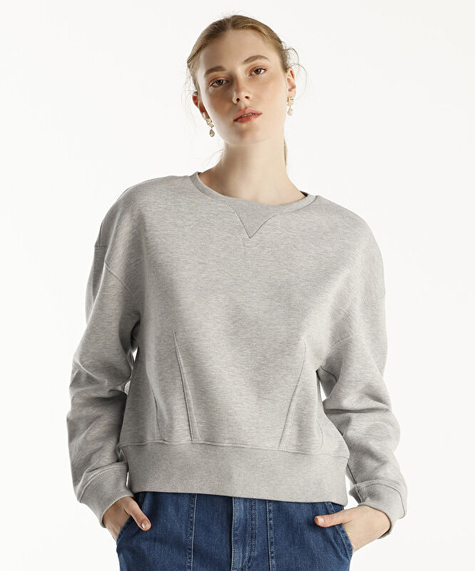 Pens Detaylı Uzun Kollu Bisiklet Yaka Sweatshirt