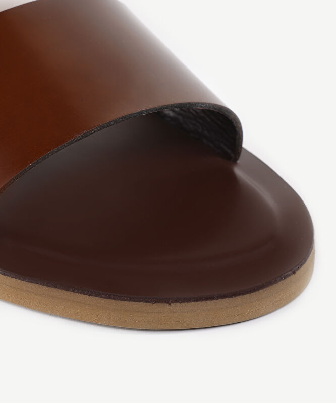 Tek Bantlı Deri Sandalet