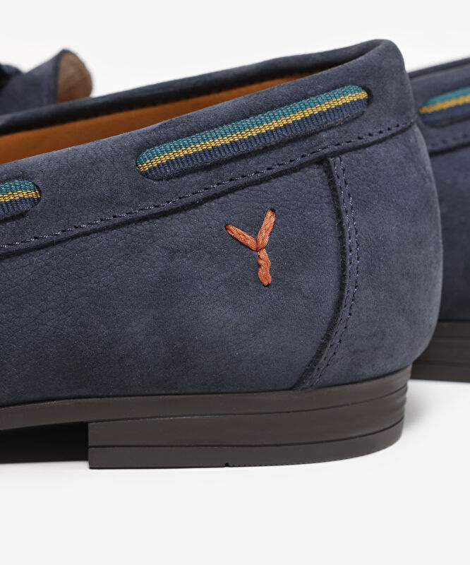 Fiyonk Detaylı Deri Makosen