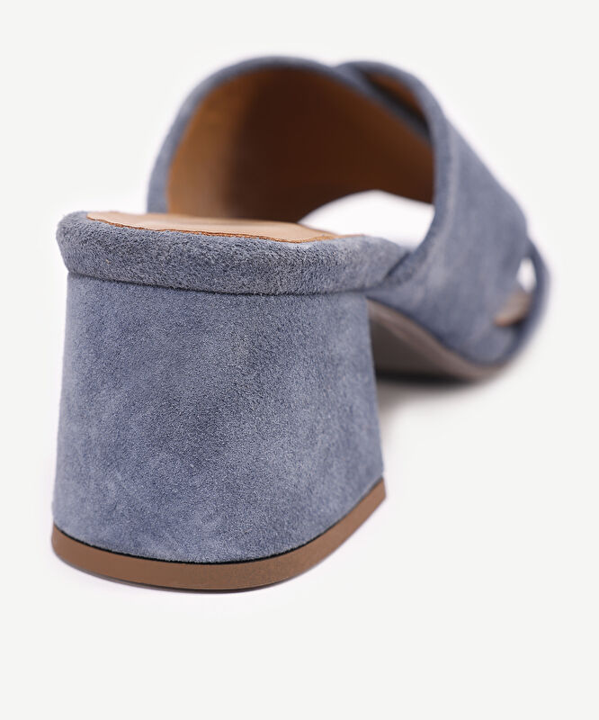 Yumuşak Tabanlı Çapraz Deri Topuklu Terlik