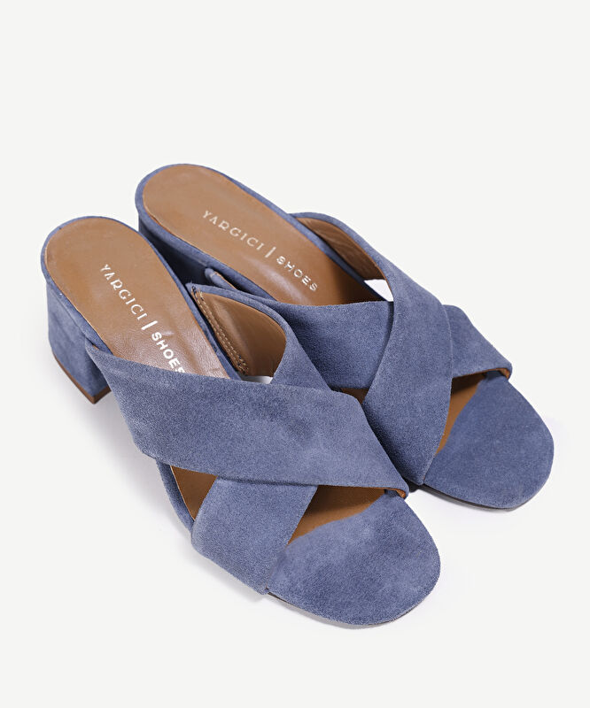 Yumuşak Tabanlı Çapraz Deri Topuklu Terlik