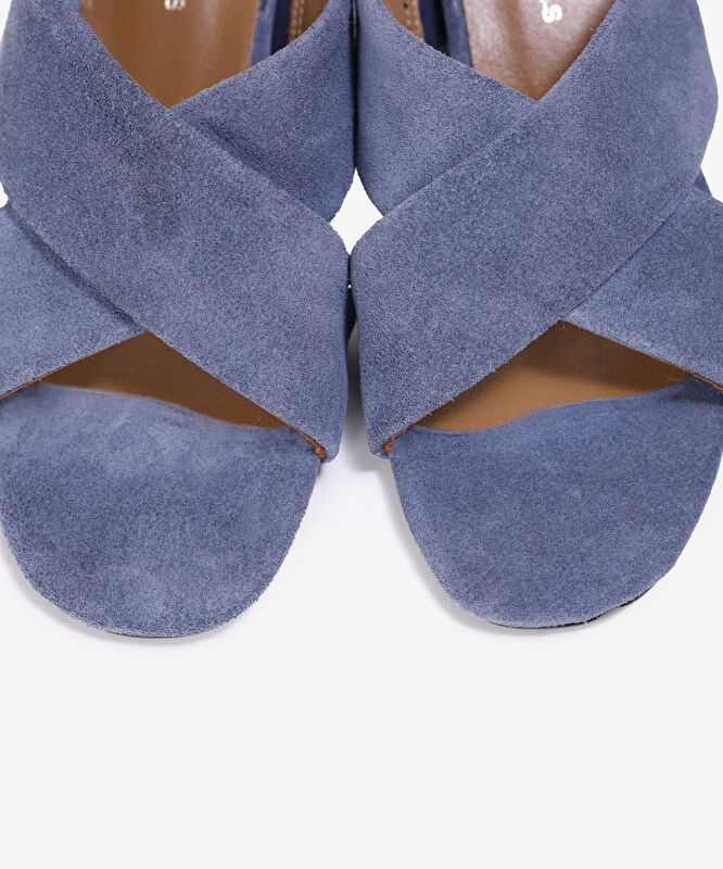 Yumuşak Tabanlı Çapraz Deri Topuklu Terlik