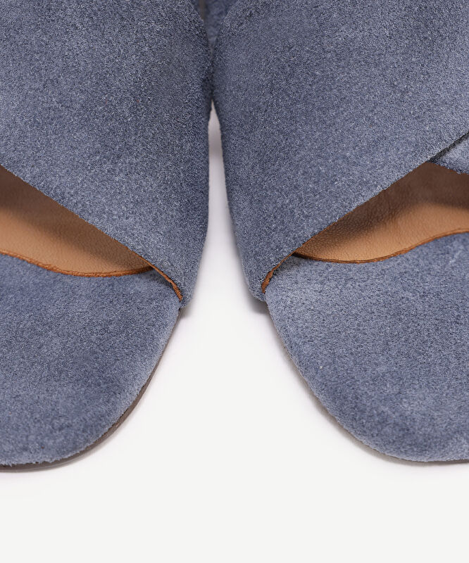 Yumuşak Tabanlı Çapraz Deri Topuklu Terlik