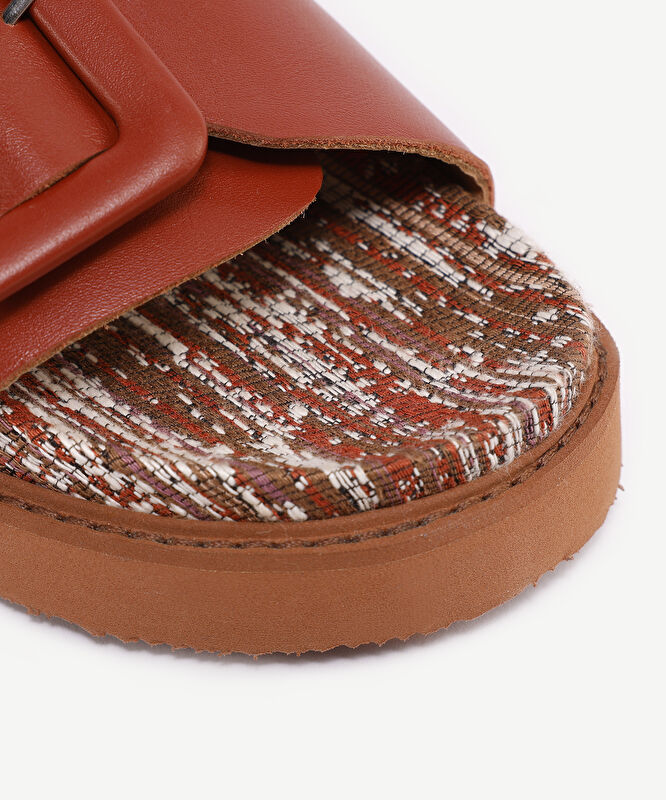 Deri Toka Detaylı Kumaş Terlik