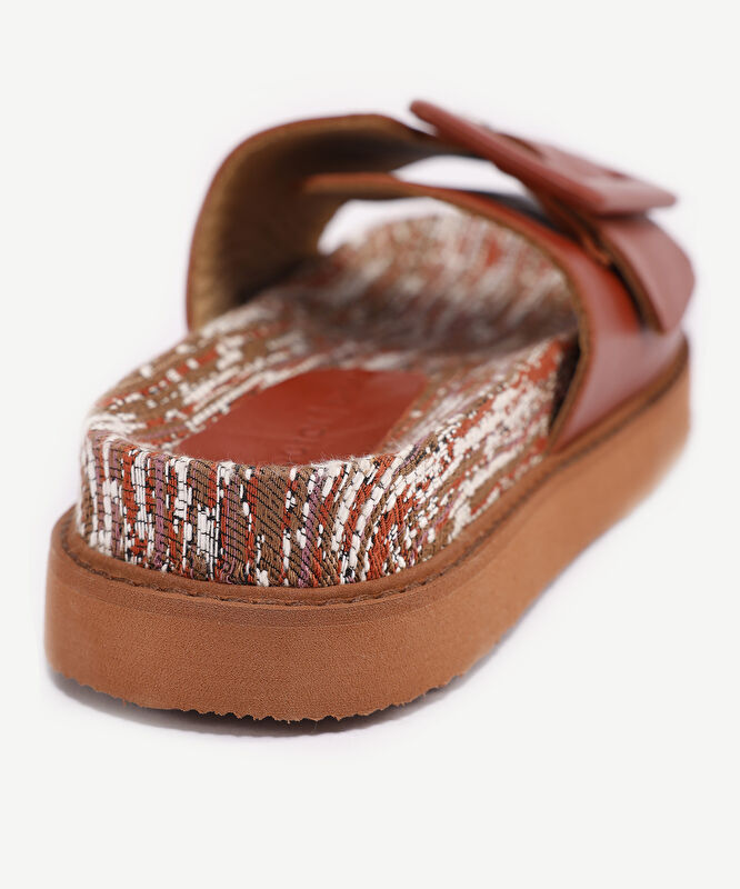 Deri Toka Detaylı Kumaş Terlik