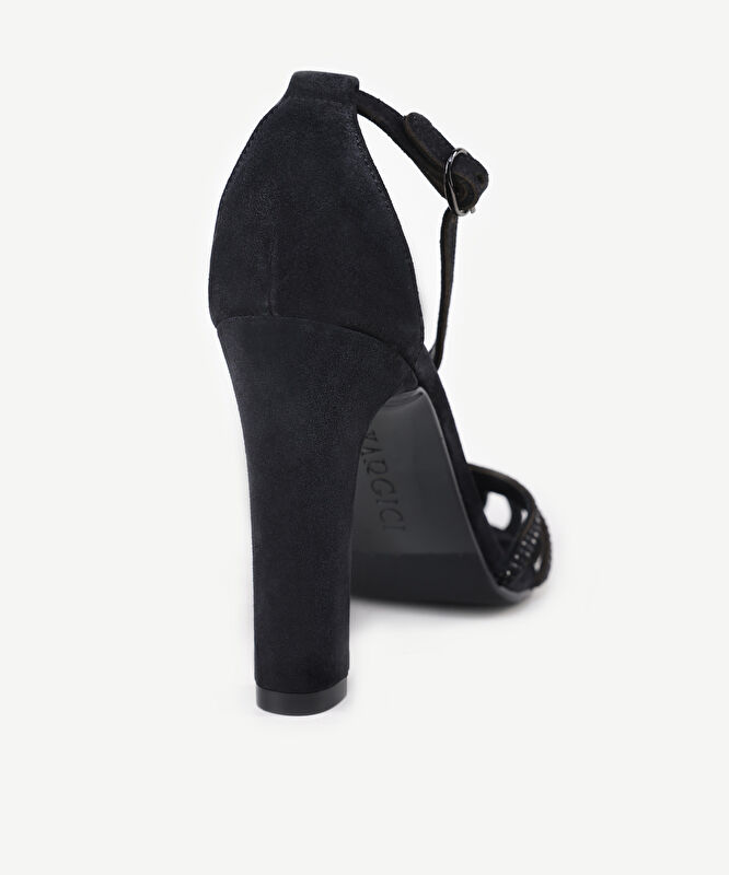 Aksesuar Detaylı Deri Topuklu Ayakkabı