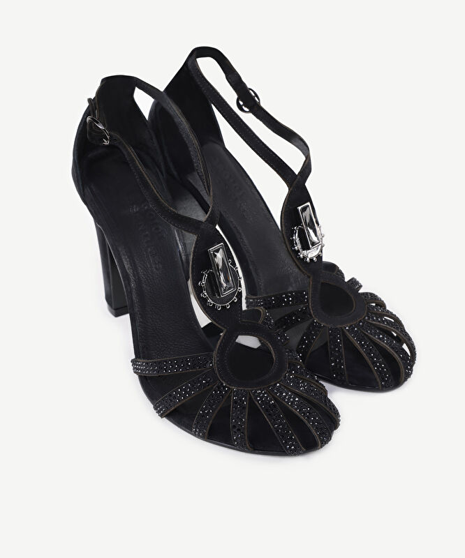 Aksesuar Detaylı Deri Topuklu Ayakkabı