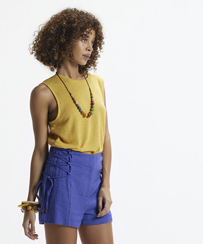 Yanları Bağlamalı Kısa Şort