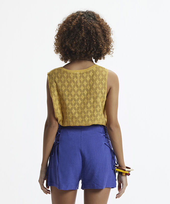 Yanları Bağlamalı Kısa Şort