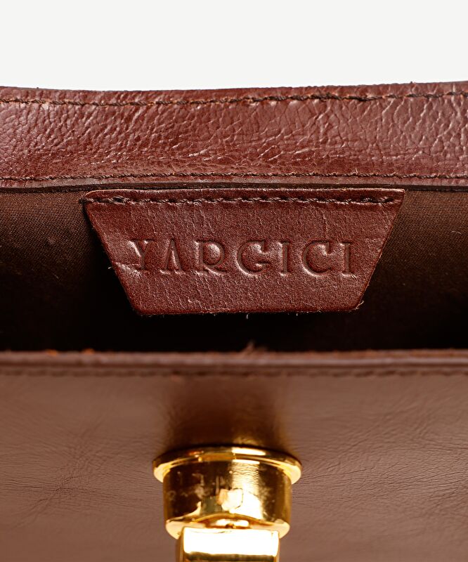 Kilit Detaylı Deri Telefon Çantası