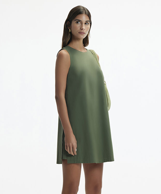 Kayık Yaka Diz Üstü Elbise