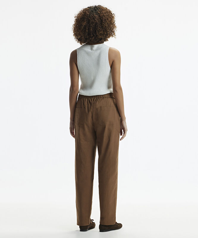 Beli Lastikli  Nakış Detaylı Pantolon