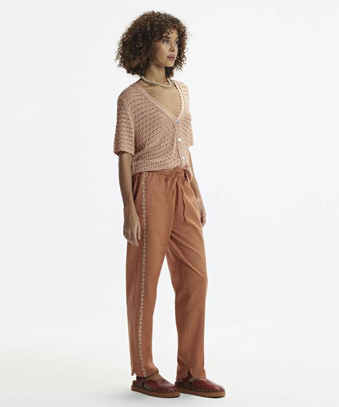 Beli Lastikli  Nakış Detaylı Pantolon