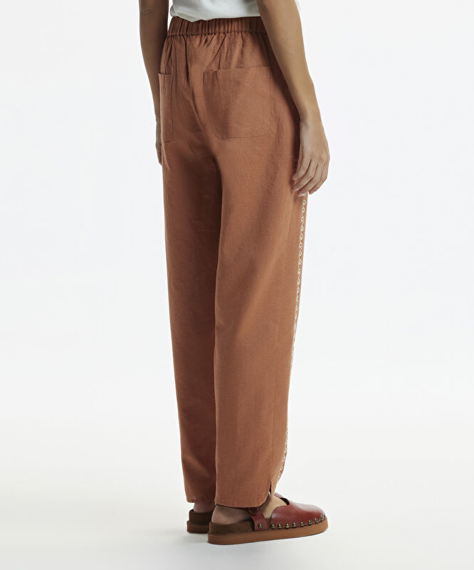 Beli Lastikli  Nakış Detaylı Pantolon