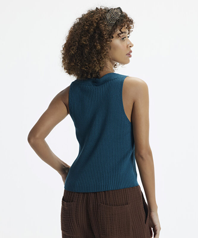 Kolsuz V Yakalı Triko