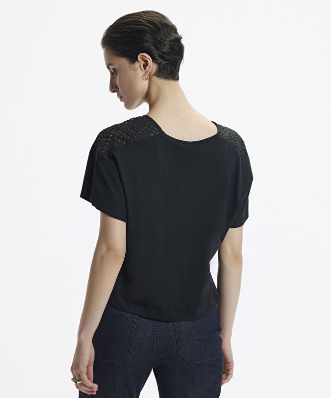 Brode Detaylı Kısa Kollu T-Shirt