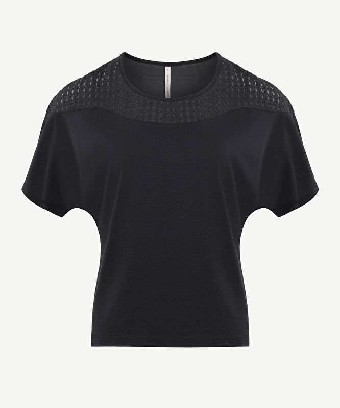 Brode Detaylı Kısa Kollu T-Shirt