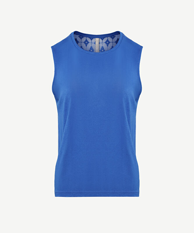 Kolsuz Sırt Detaylı T-Shirt