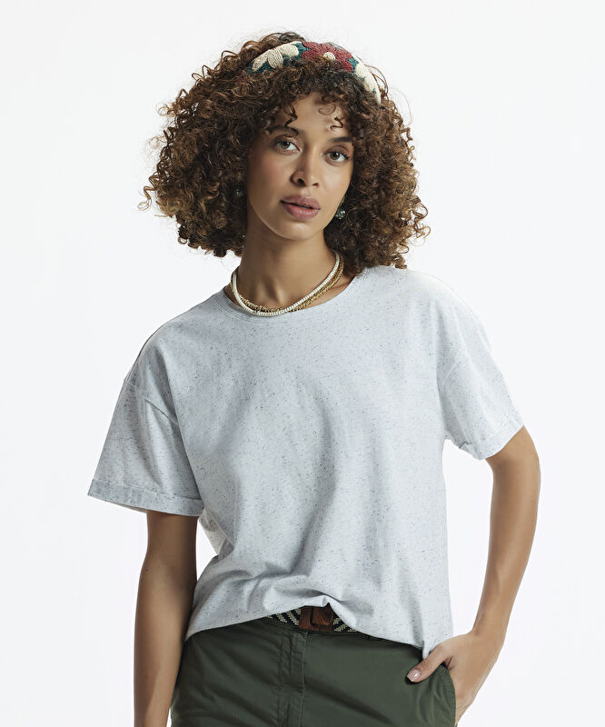 Kolu Katlamalı Kısa Kollu T-Shirt