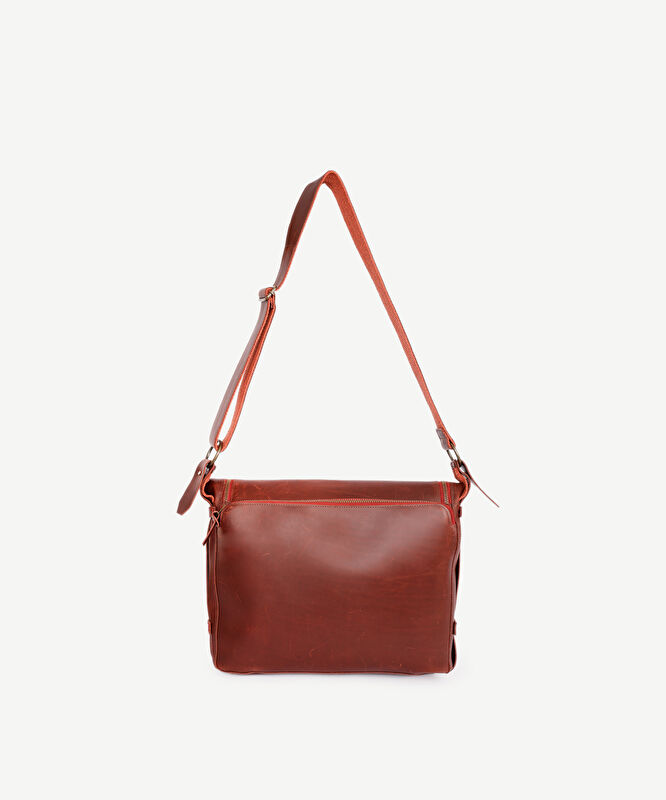 Katlamalı Deri Omuz Çantası