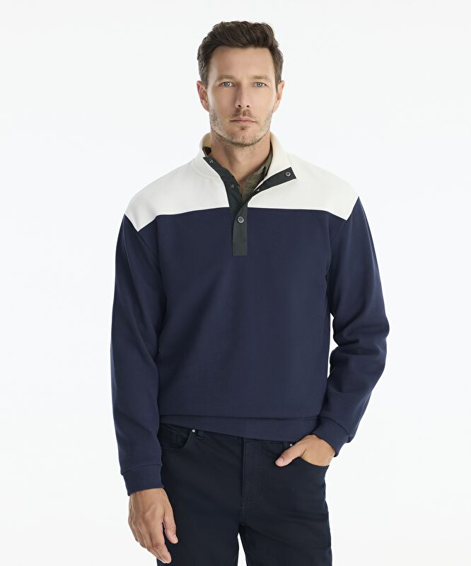 Regular Dik Yaka Uzun Kol Sweatshirt
