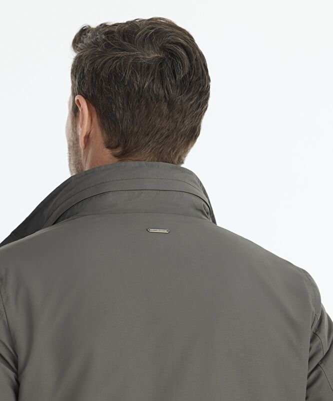 Regular Dik Yaka Uzun Kol Yağmurluk