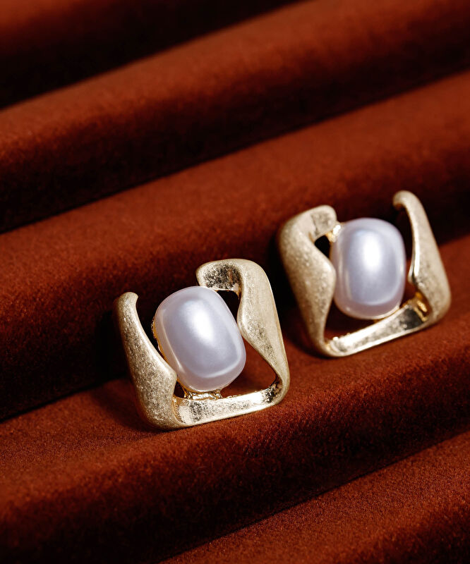 Akrilik İnci Detaylı Küpe