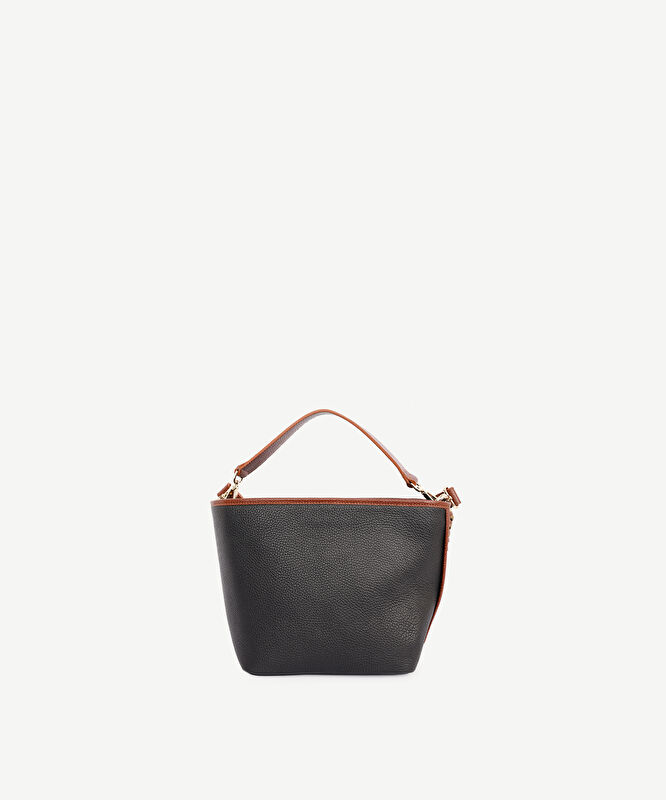 Zincir Detaylı Deri El Çantası